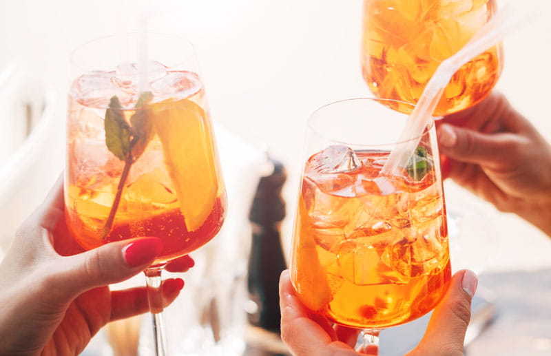 5_2019_Postcards_Hero_Aperitif