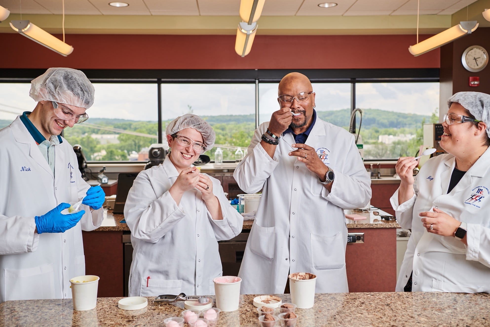 Innovation-Option-2_US-TIC_Food-Applications-Lab_Group-tasting-ice-cream