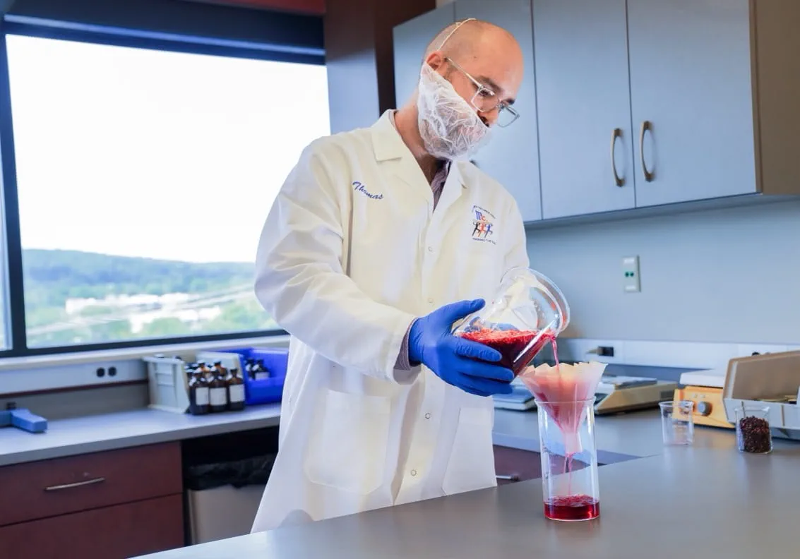 Voice of the Expert: Extracts for Taste Transparency