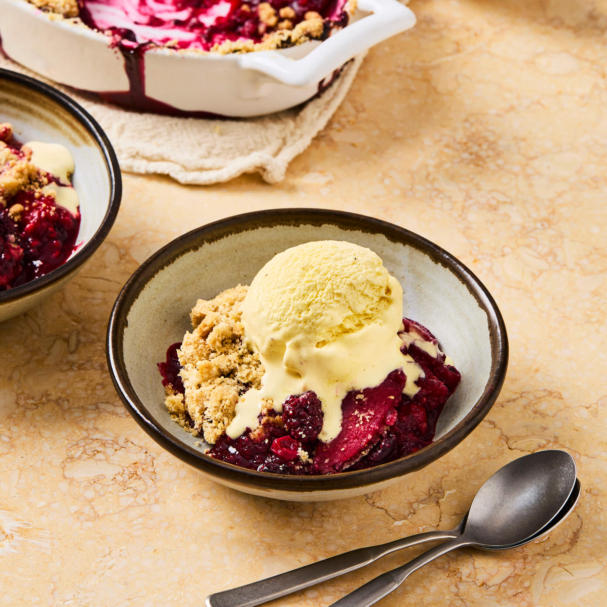 37_easy_mixed_fruit_crumble_square_original (2)