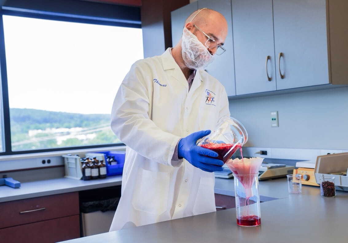 Voice of the Expert: Extracts for Taste Transparency